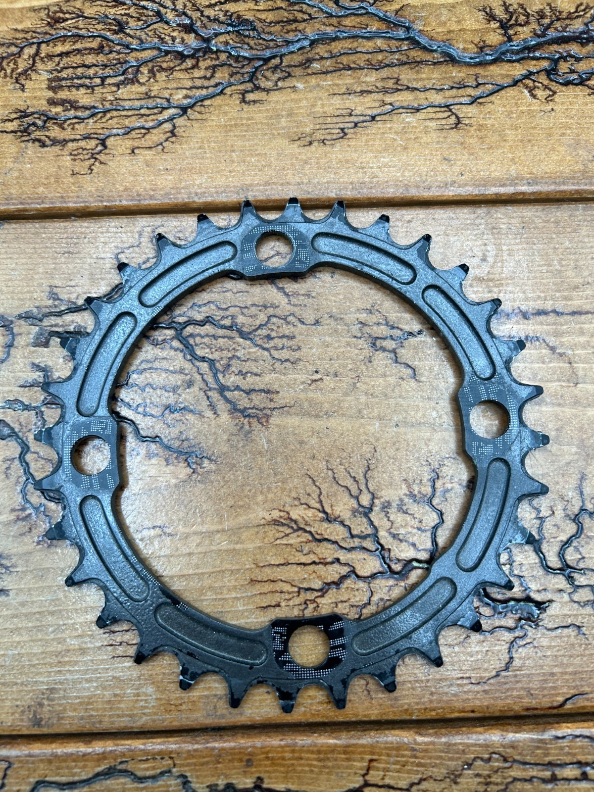 RaceFace 32 Tooth 9/10/11 Speed Narrow Wide 104 BCD Chainring