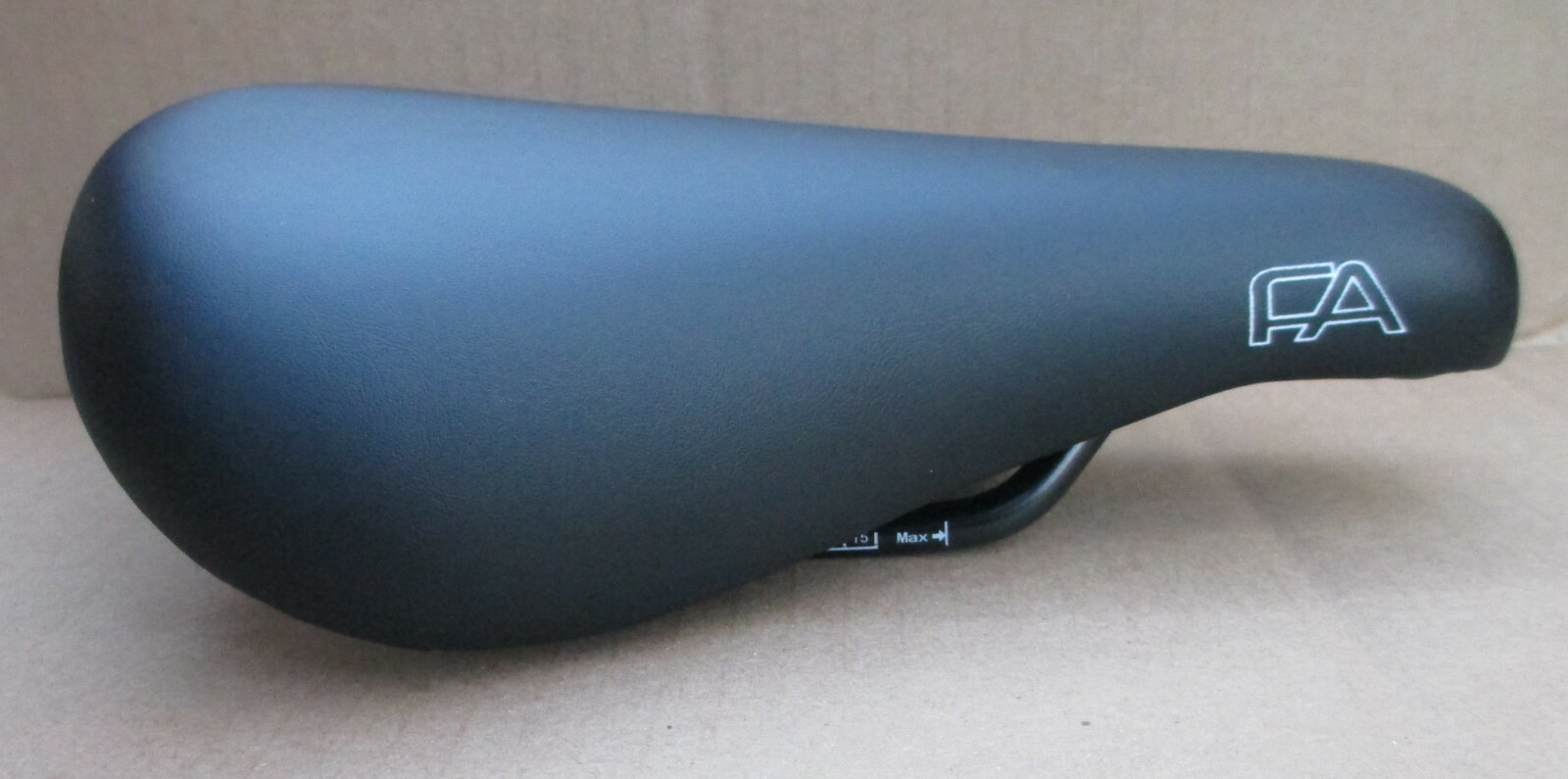 Free Agent Street BMX Bike Saddle Bicycle Seat Padded Standard Rail Mount New