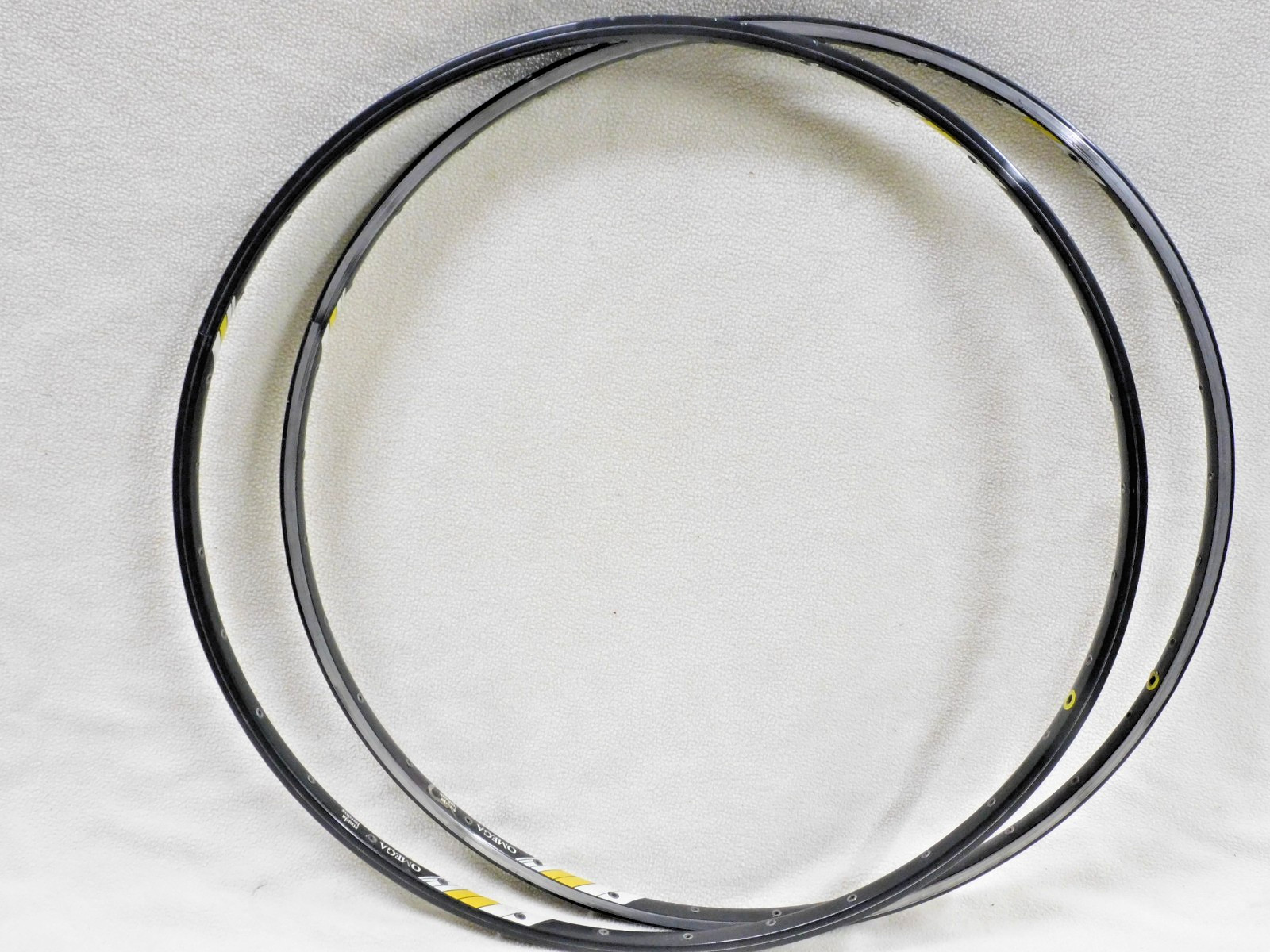 2 Campagnolo Omega Strada Hardox Dark Gray Clincher Rims 32 Holes @ 450 grams