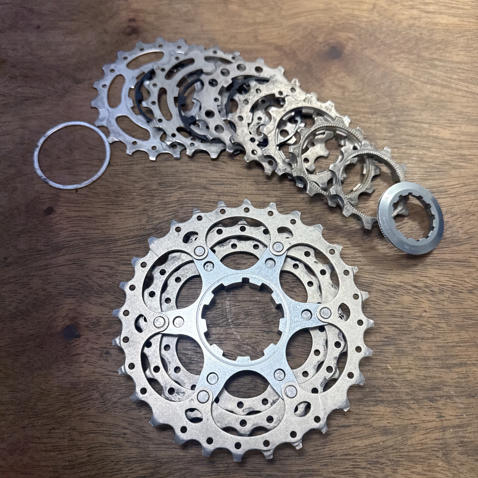 Shimano Ultegra CS-6700 10 Speed 11-28t Cassette w/ Chain