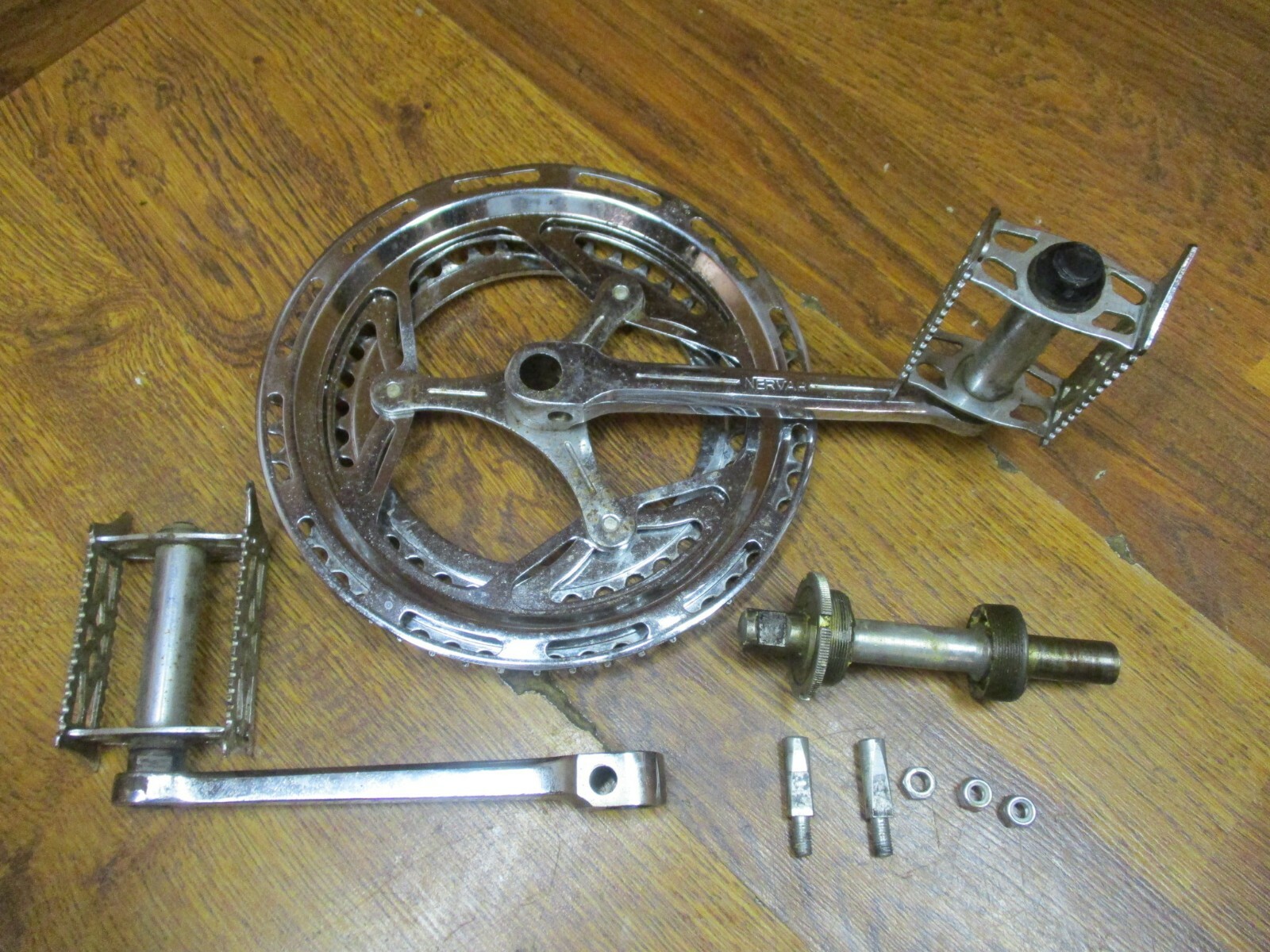 VINTAGE NERVAR 52/40T COTTER PINED CRANK SET CHAIN GUARD BOTTOM BRACKET PEDALS