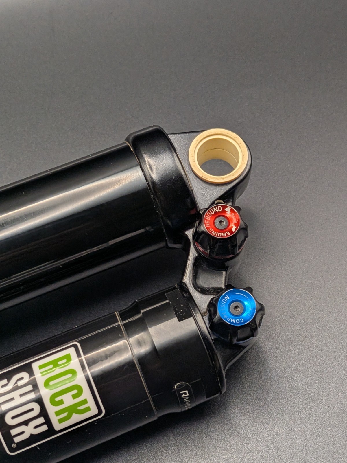RockShox Vivid Air R2C Rear Shock – 216x63mm (M/M Tune) – Tested!