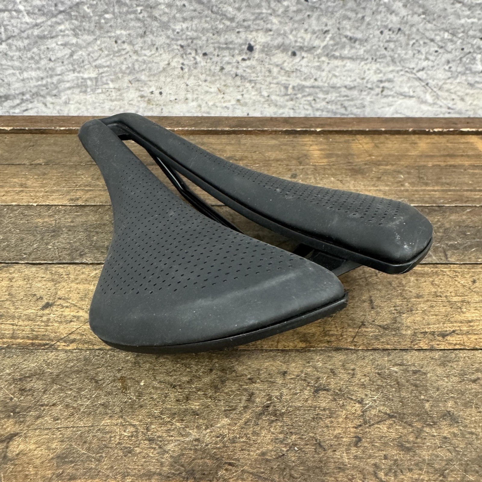Bontrager Aeolus Elite Bicycle Saddle 145mm Seat Black Short Road TT Cutout