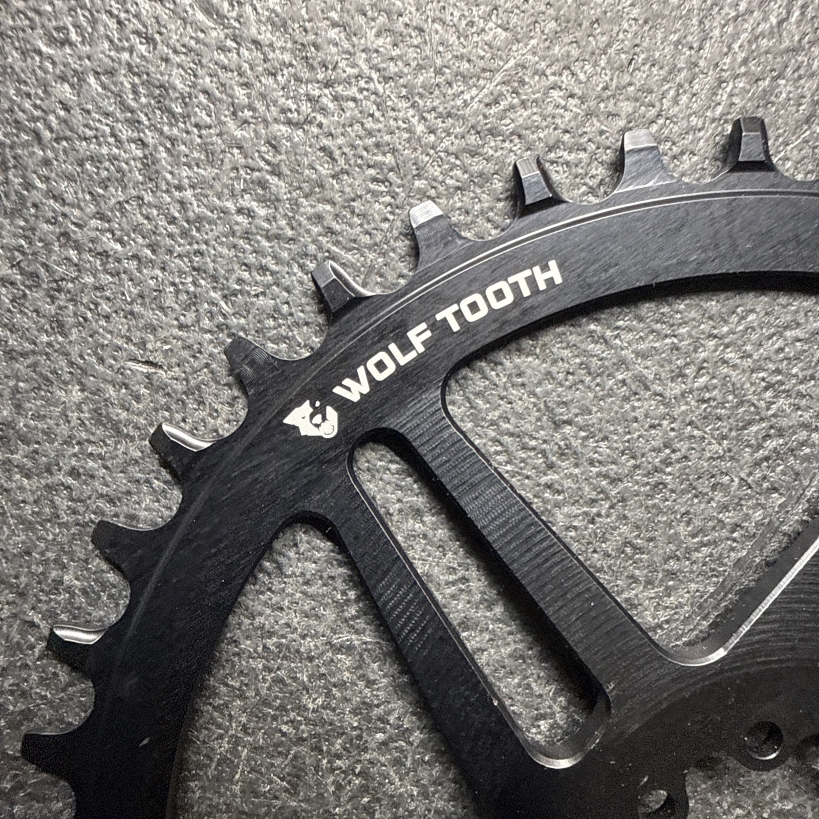 WOLF TOOTH SRAM DIRECT MOUNT 8-BOLT CHAINRINGS 42T, DIRECT MOUNT BLACK