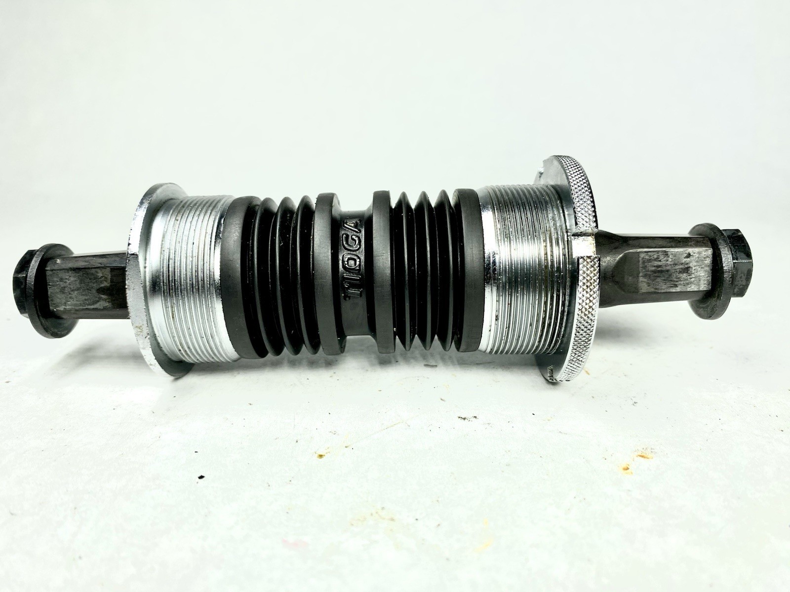 Vintage Tange Tioga Bottom Bracket 1.37×24 CrMo 3RT Square Taper MTB BSA 132mm