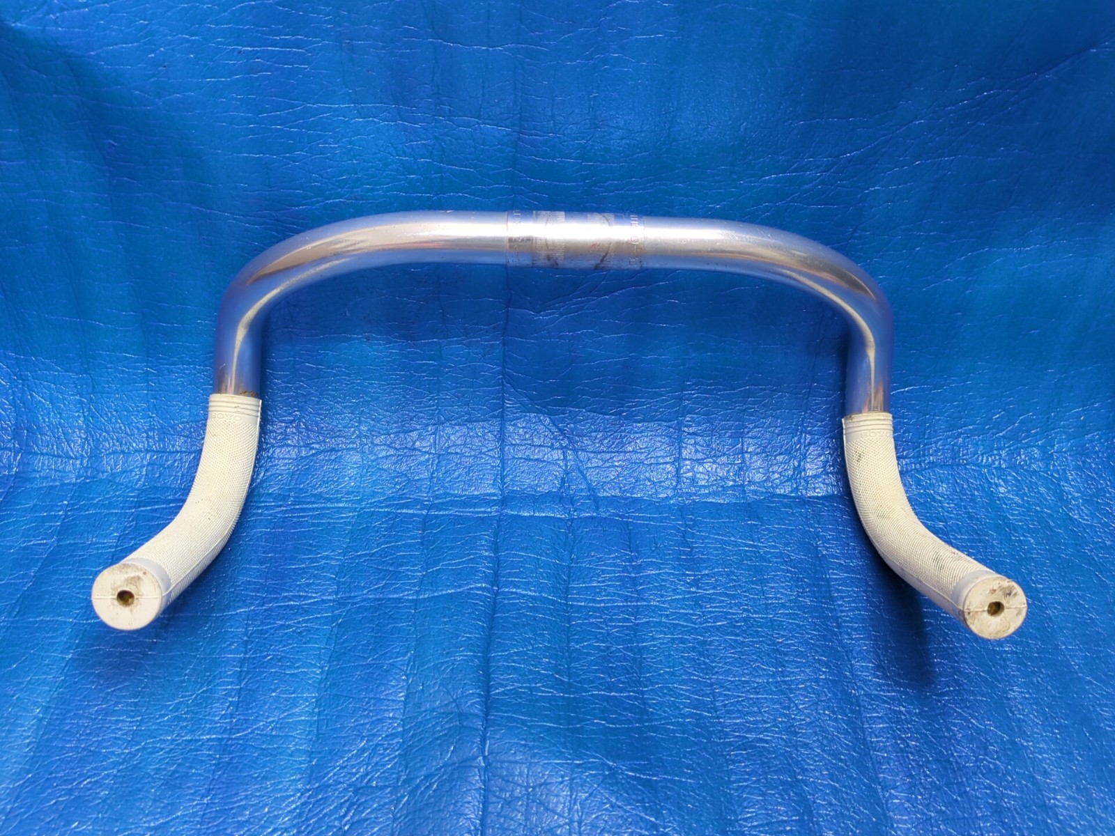 Nitto B125 Aluminium 360mm NJS Keirin Handlebar + Soyo Grips