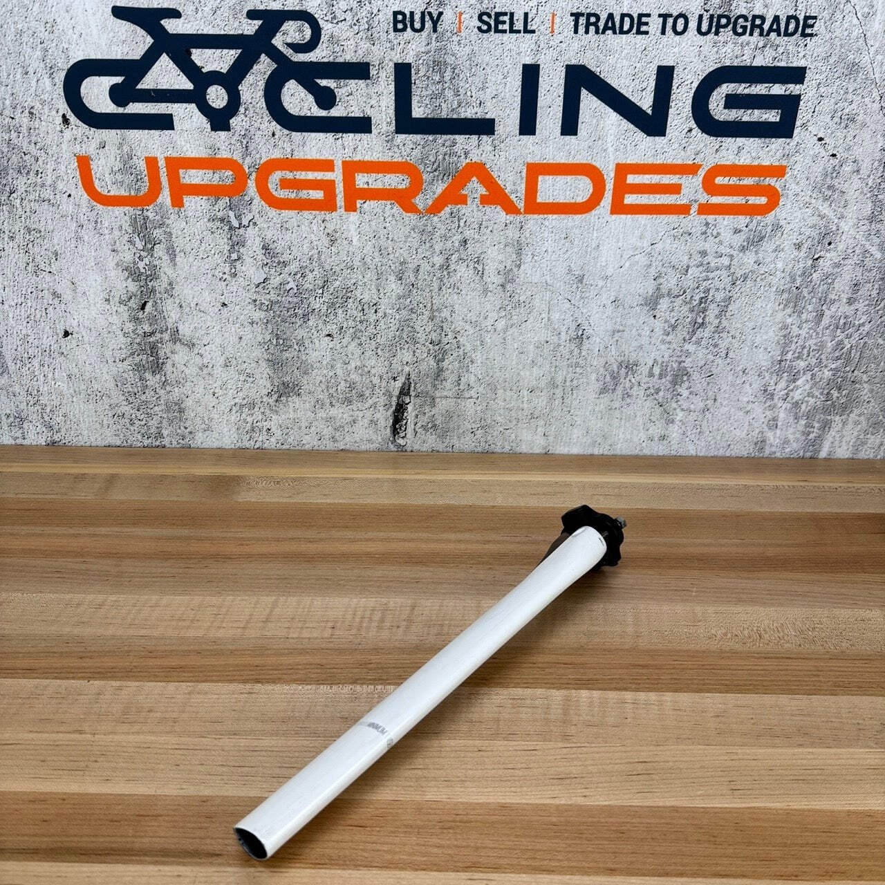 Pinarello Dogma F8/F10/F12 White/Black 350mm 25mm Setback Bike Seatpost 223g