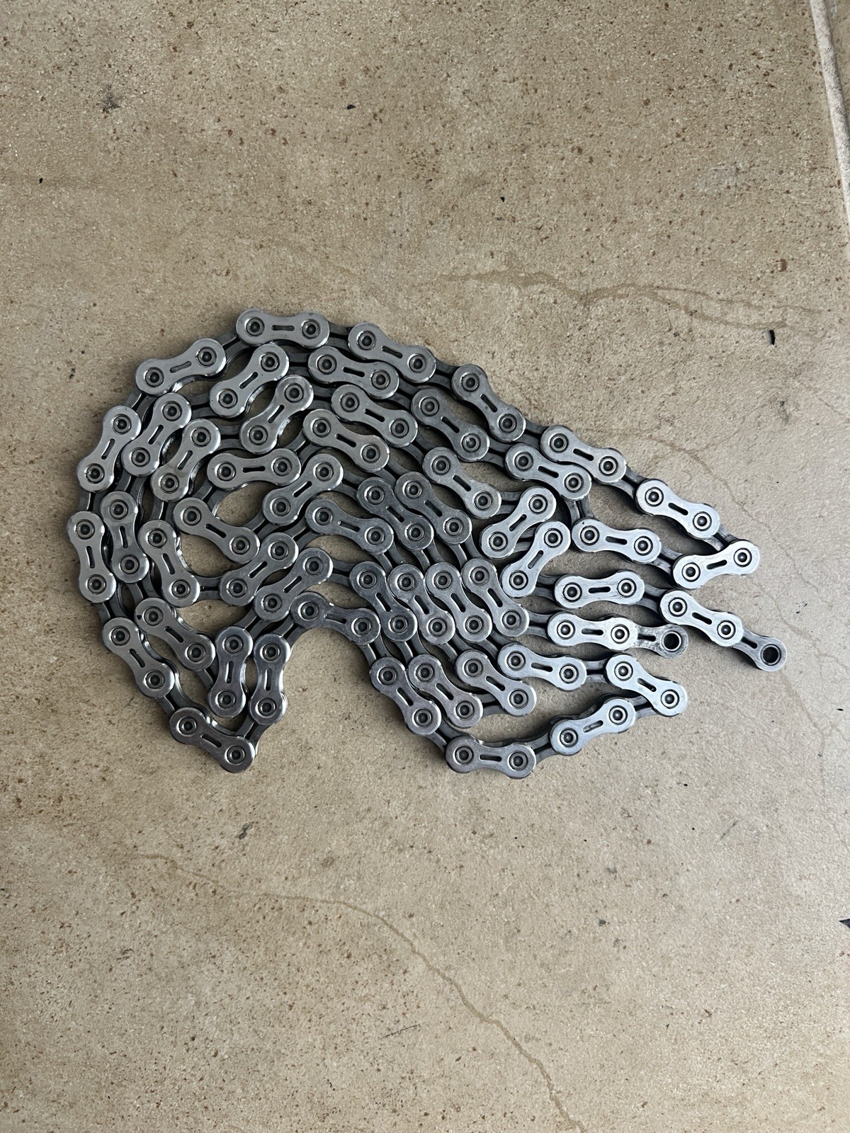 Shimano CN-6701 Ultegra Super Narrow Bicycle Chain 10 speed 106 Links Road Bike