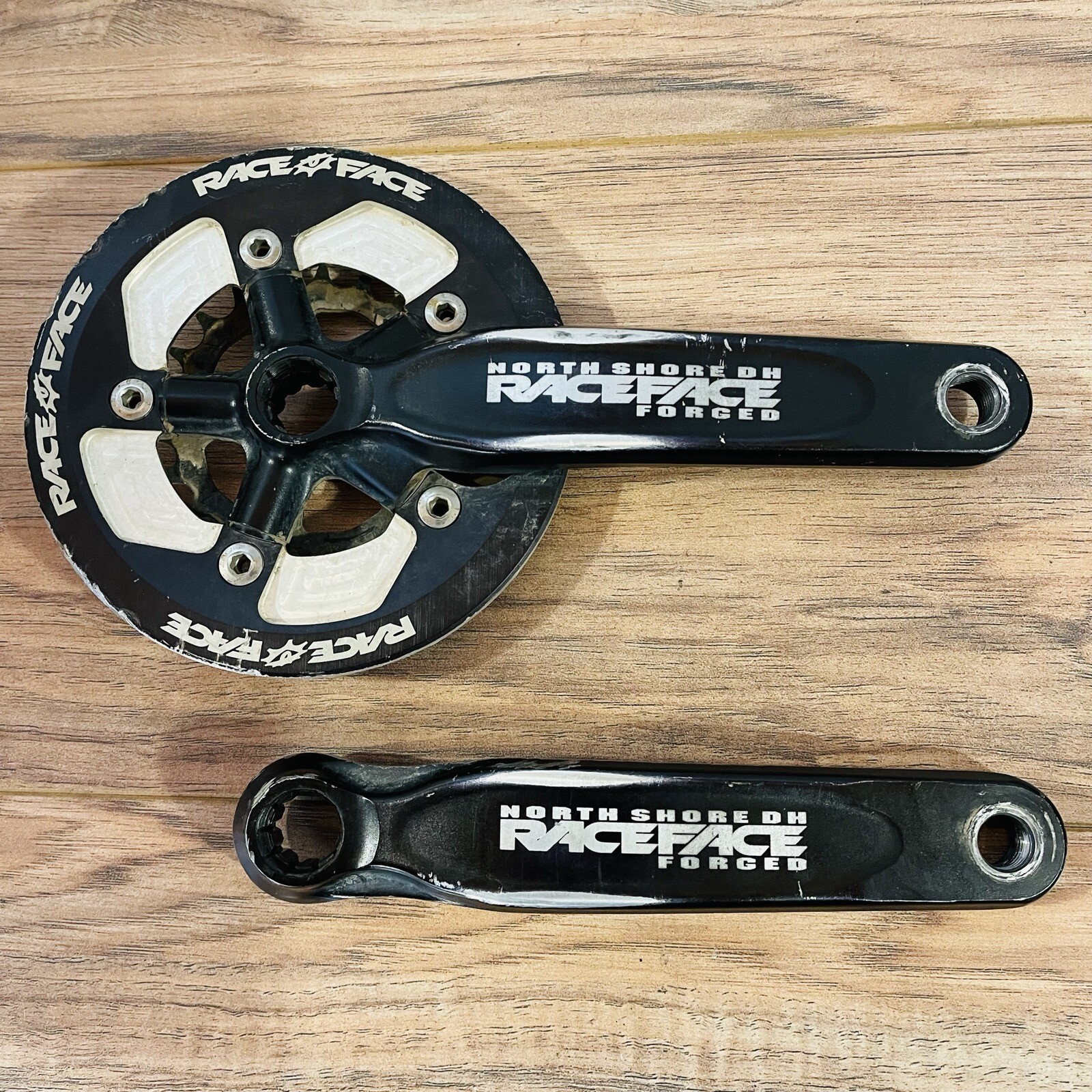 Race Face North Shore DH Crankset 175 ISIS 94BCD 58 BCD Bash Ring WORN CHAINRING
