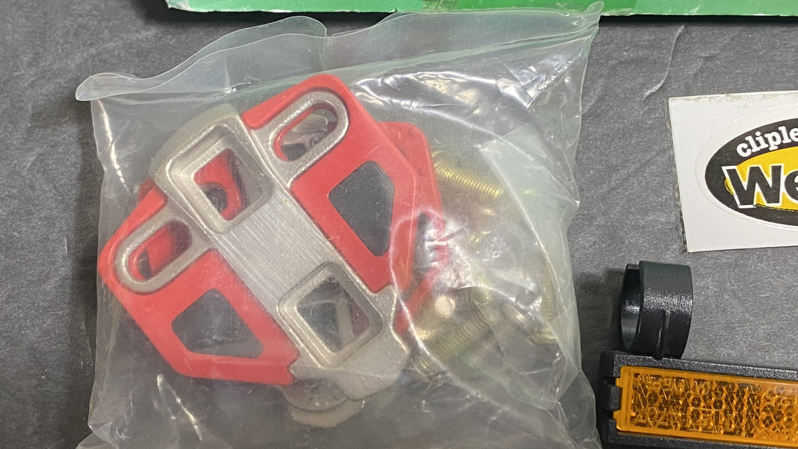 Vintage Wellgo Cleat Set For WAM-R2 With Hardware, ***Pedals Not Included NOS