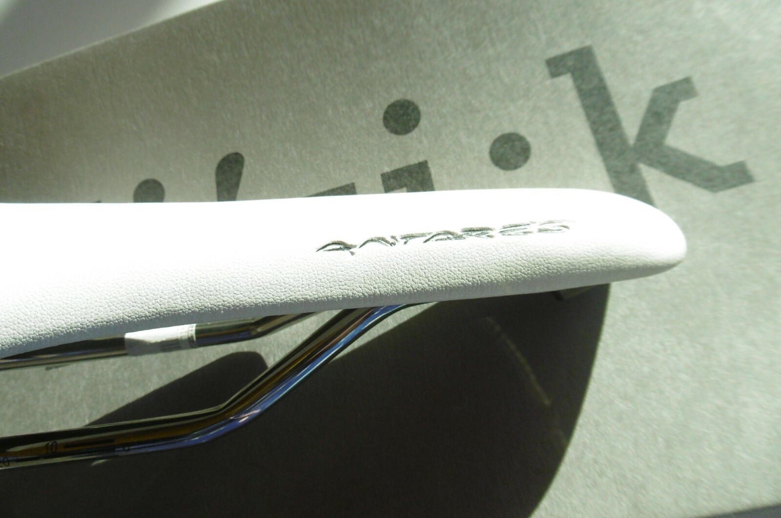 Fizik Antares Kium Saddle 185g Handmade In Italy Black/White New