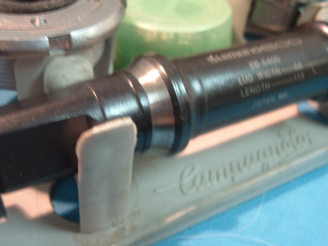 Shimano 600 Ultegra 68x 113MM BB-6400 Road Bottom Bracket-NEW/NOS English- NIB
