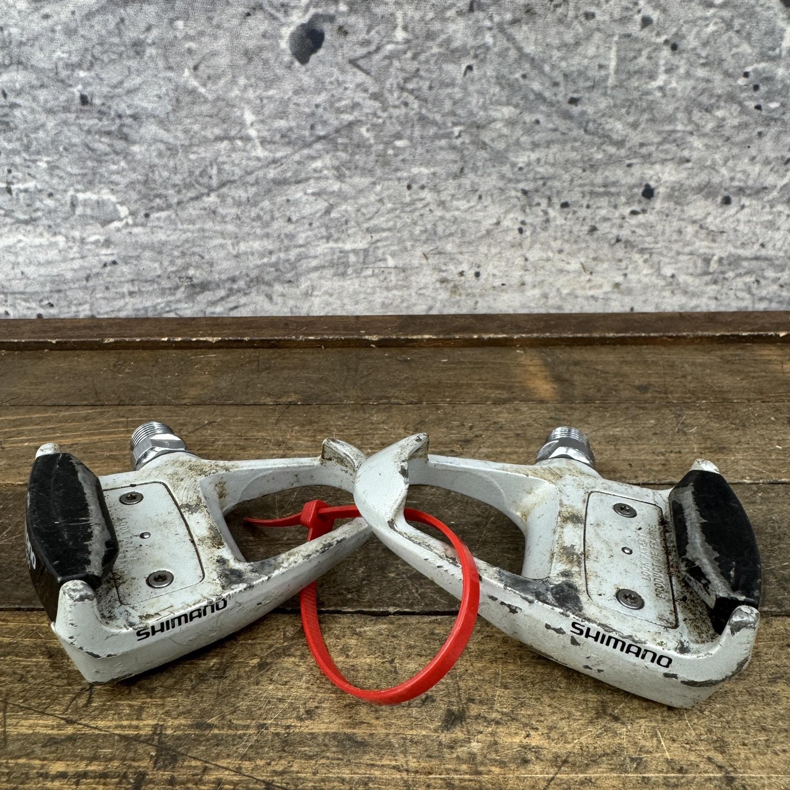 Vintage Shimano Dura-Ace PD-7401 Clipless Road Pedals 9/16 White Pair LOOK