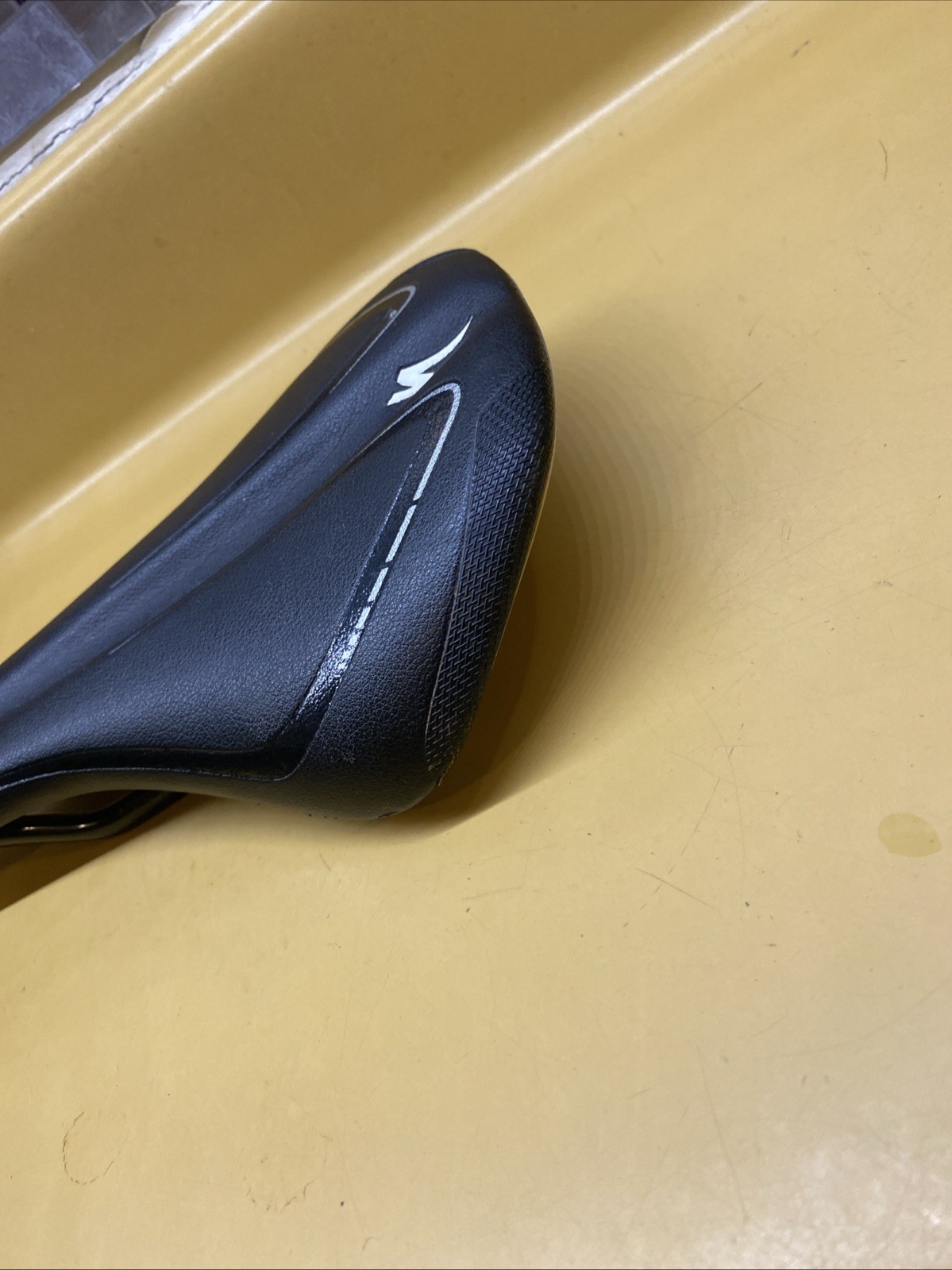 Black Specialized Henge Pro Carbon Body Geometry 260m X 159mm Carbon Rail Saddle