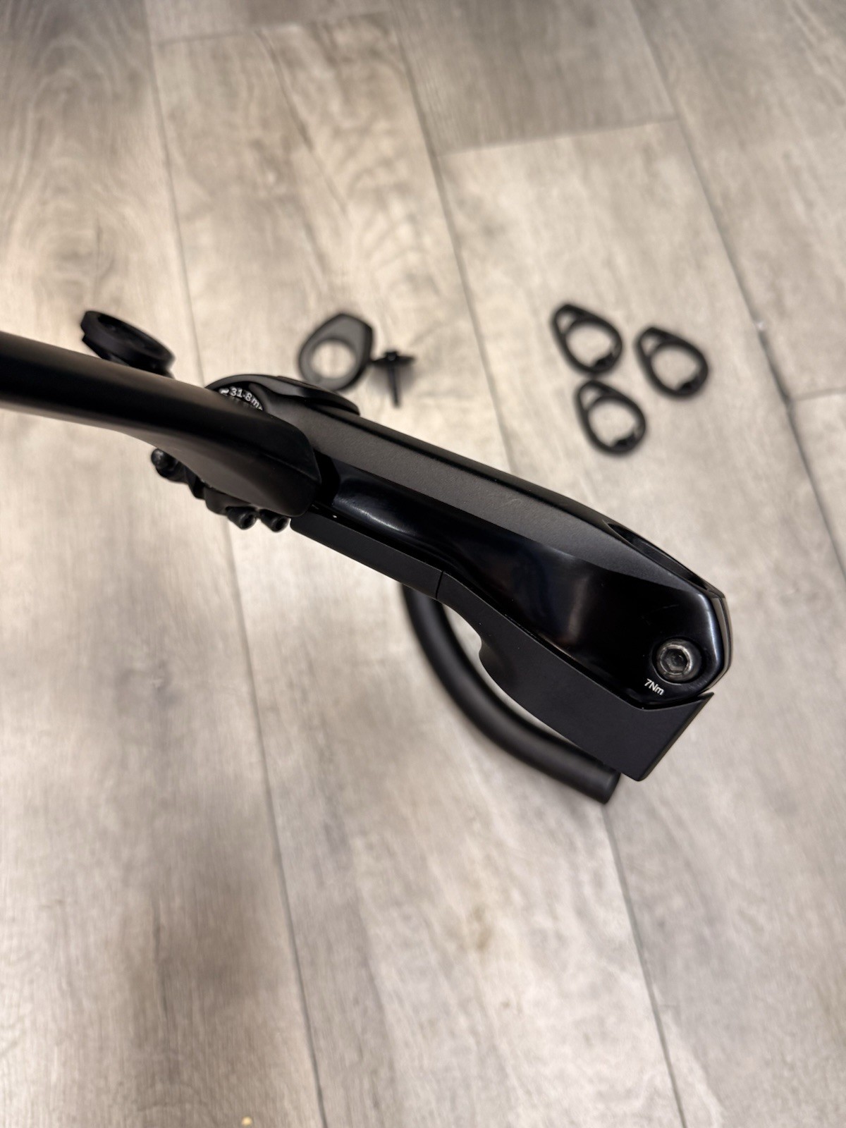 BMC ICS Aero 44X 120 carbon road handlebar Integrated Garmin Mount Spacers Clean
