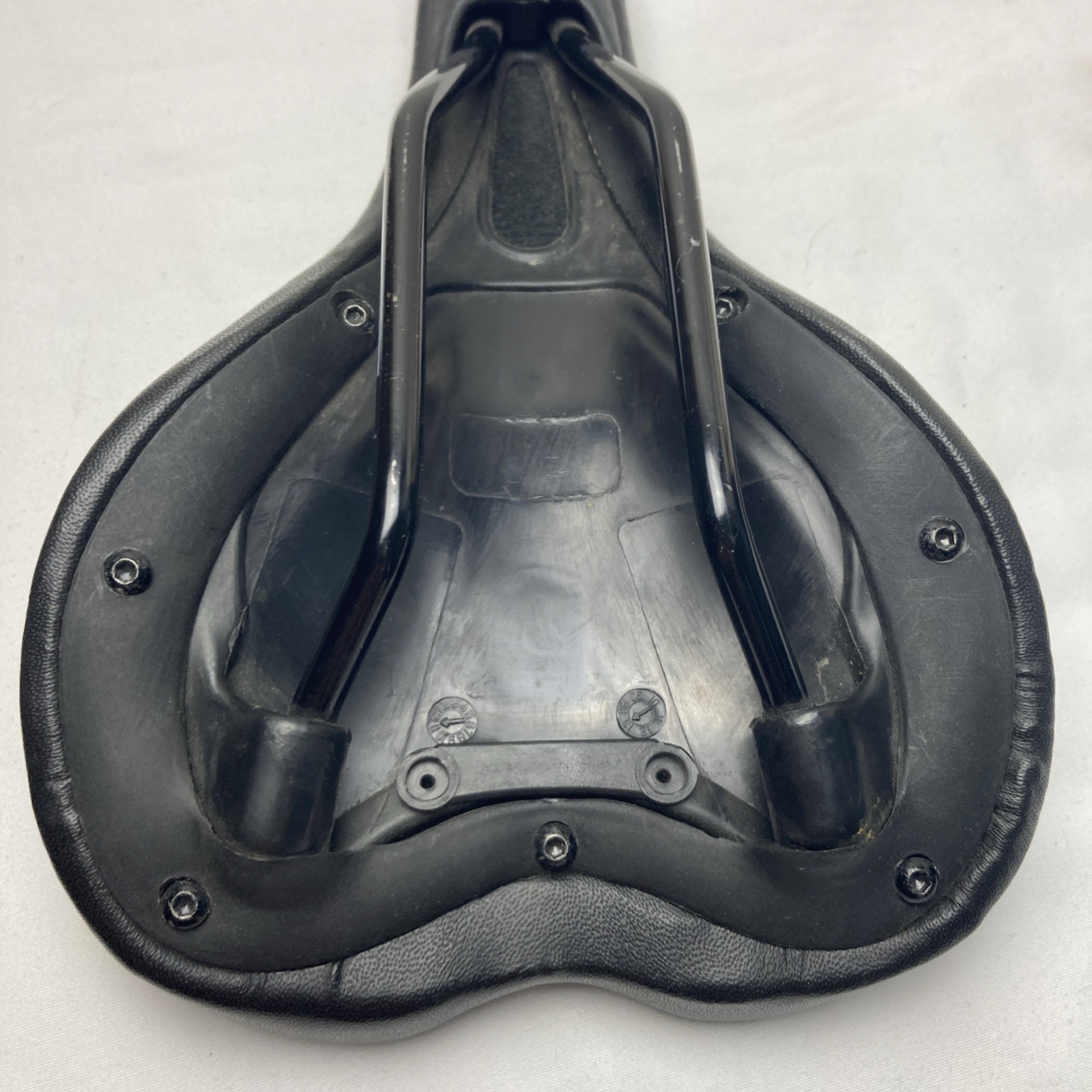 Oval Concepts Bike Saddle – Black with Gray Accents 7x7mm rail clamps