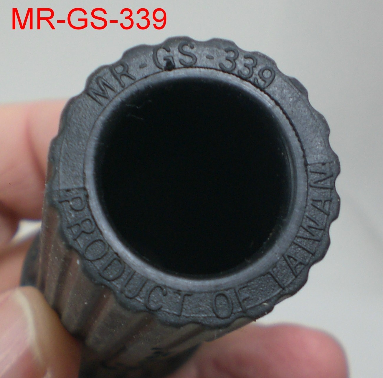 (2) GRIP SHIFT Mountain Bike Grips Handlebar Short Black 3-1/2″ X 3/4″ MR-GS-339