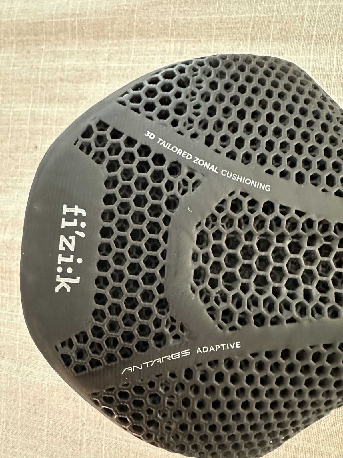 Fi’zi:k Fizik Vento Antares R3 Adaptive Bike Saddle 150mm, Black, Kium Rail