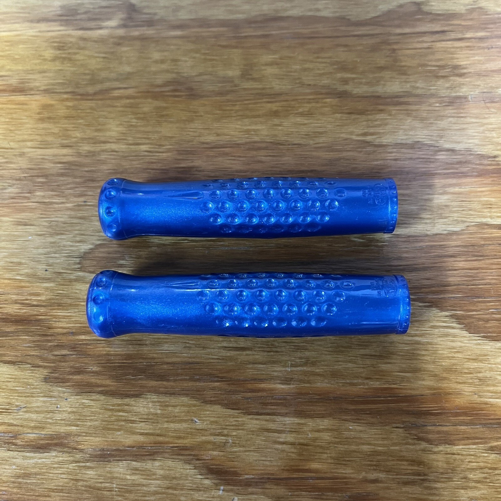 VINTAGE BLUE TRICYCLE GRIPS 5/8″ ID. 4-5/8″ LONG FIT ELGIN AMF HUFFY COLSON NOS