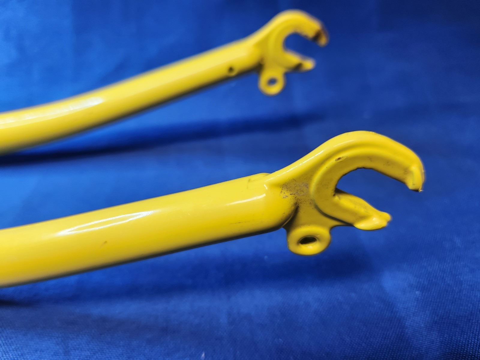NOS 80s 700 C 1″ Threaded 118/32mm 387mm ATC YELLOW SPINNER CR-MO Fork Blade