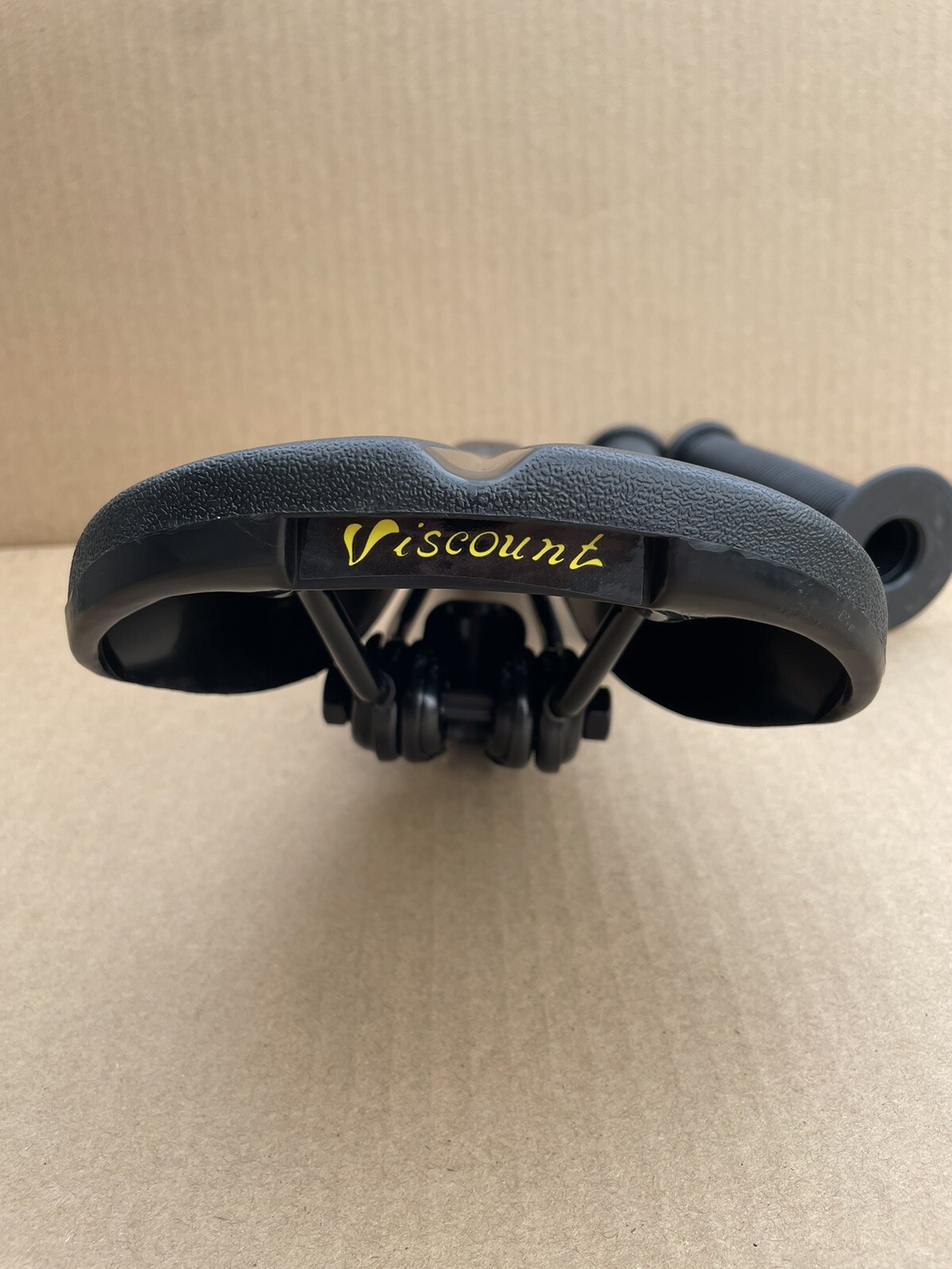 Viscount Dominator BMX Bicycle Seat, Grips Old School Hard Shell saddle GT Black