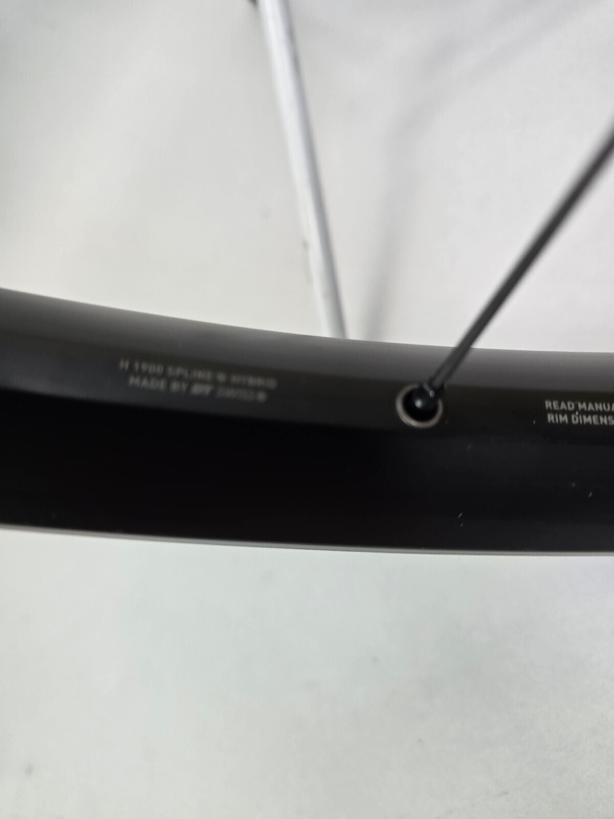 NEW DT Swiss Wheel H 1900 SPLINE 29″ 622x35mm Black Rim