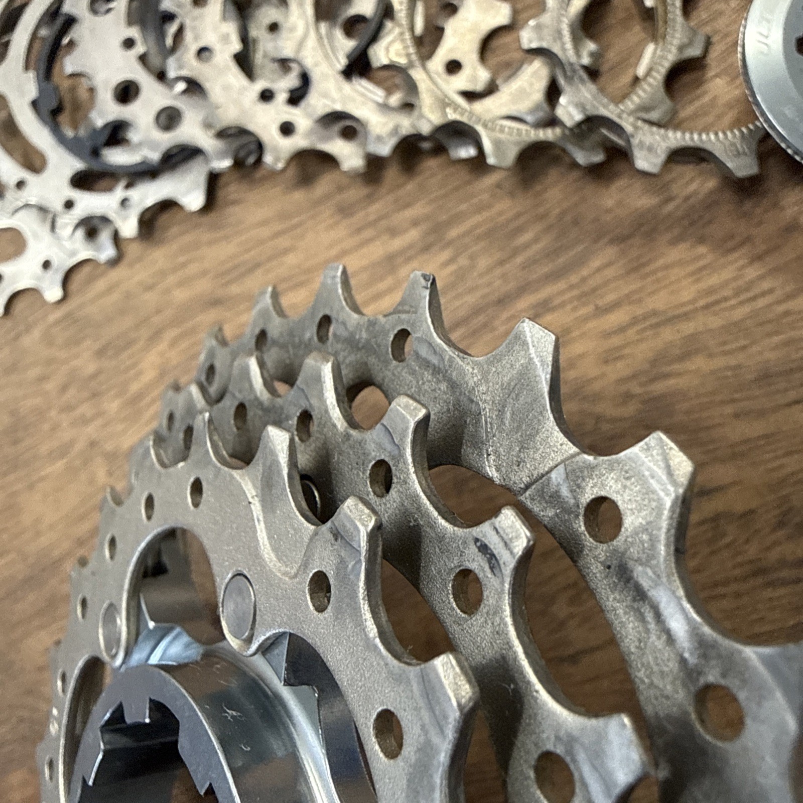 Shimano Ultegra CS-6700 10 Speed 11-28t Cassette w/ Chain