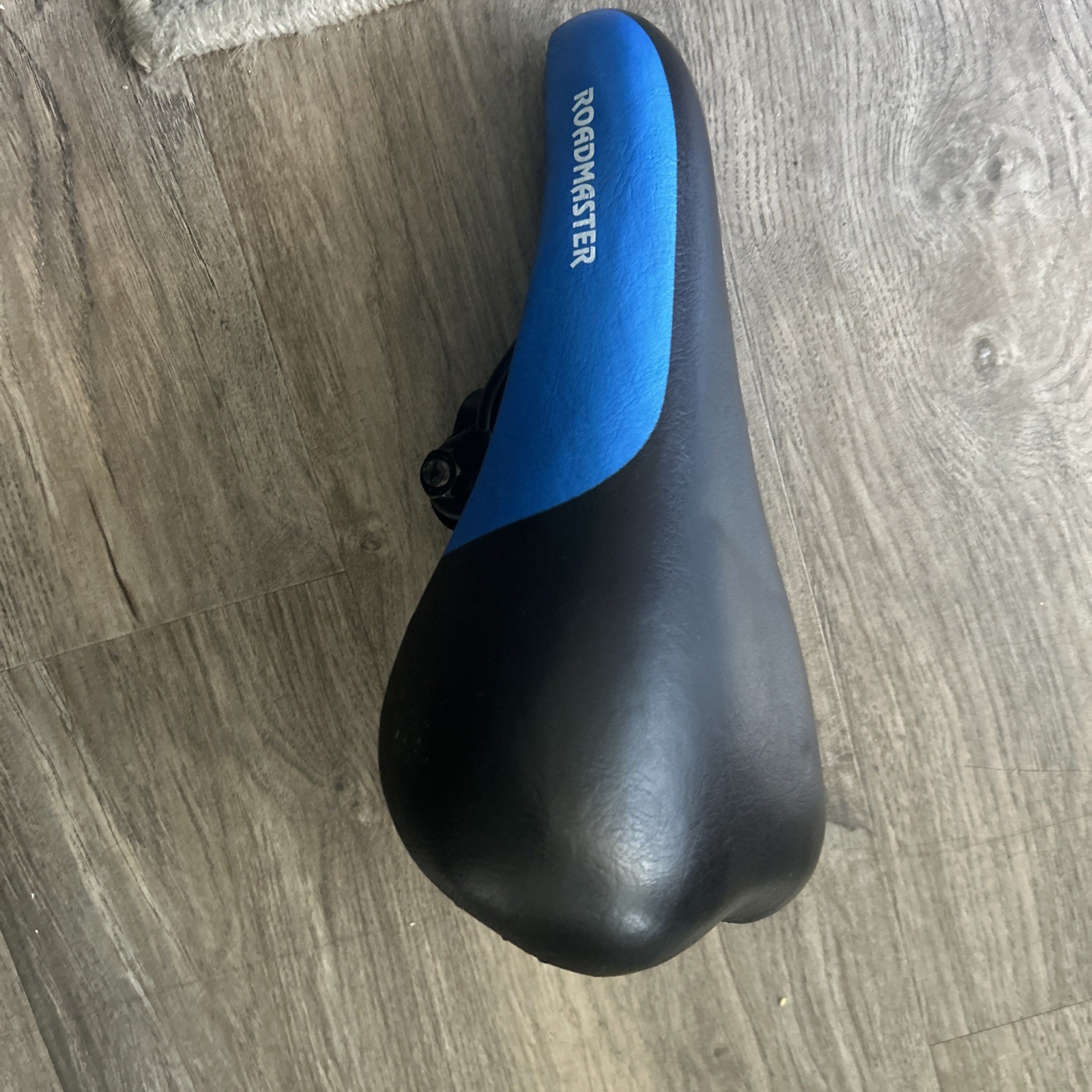 RoadMaster bicycle seat Black blue 10 Inches New unused