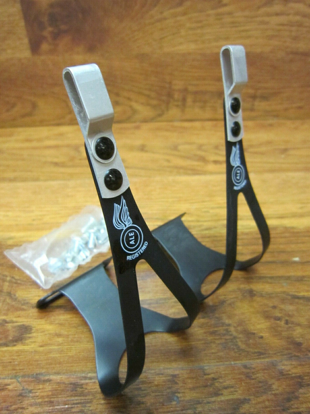 NOS ALE TOE CLIPS – MATTE BLACK ANODIZED ALLOY – MEDIUM – 97 L.D.