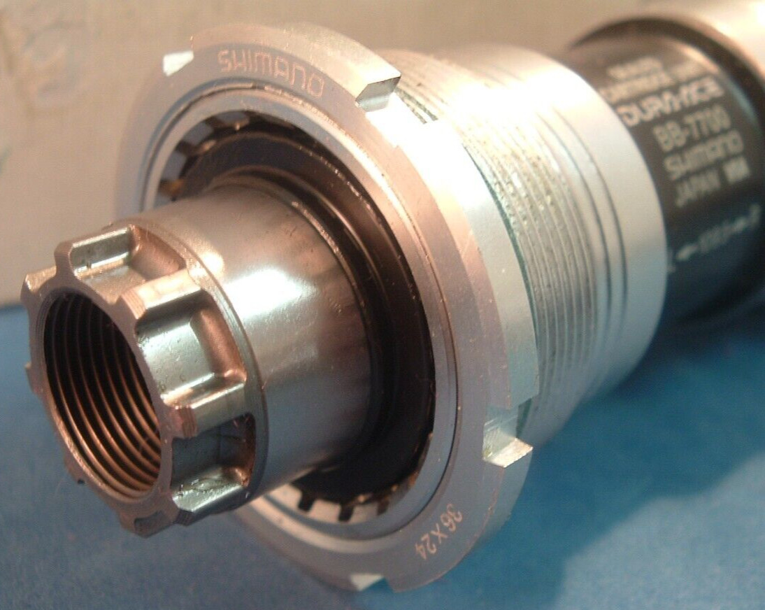 Shimano Dura Ace BB-7700 Sealed Cartridge NEW Bottom Bracket-70×109.5MM-’08 -NIB