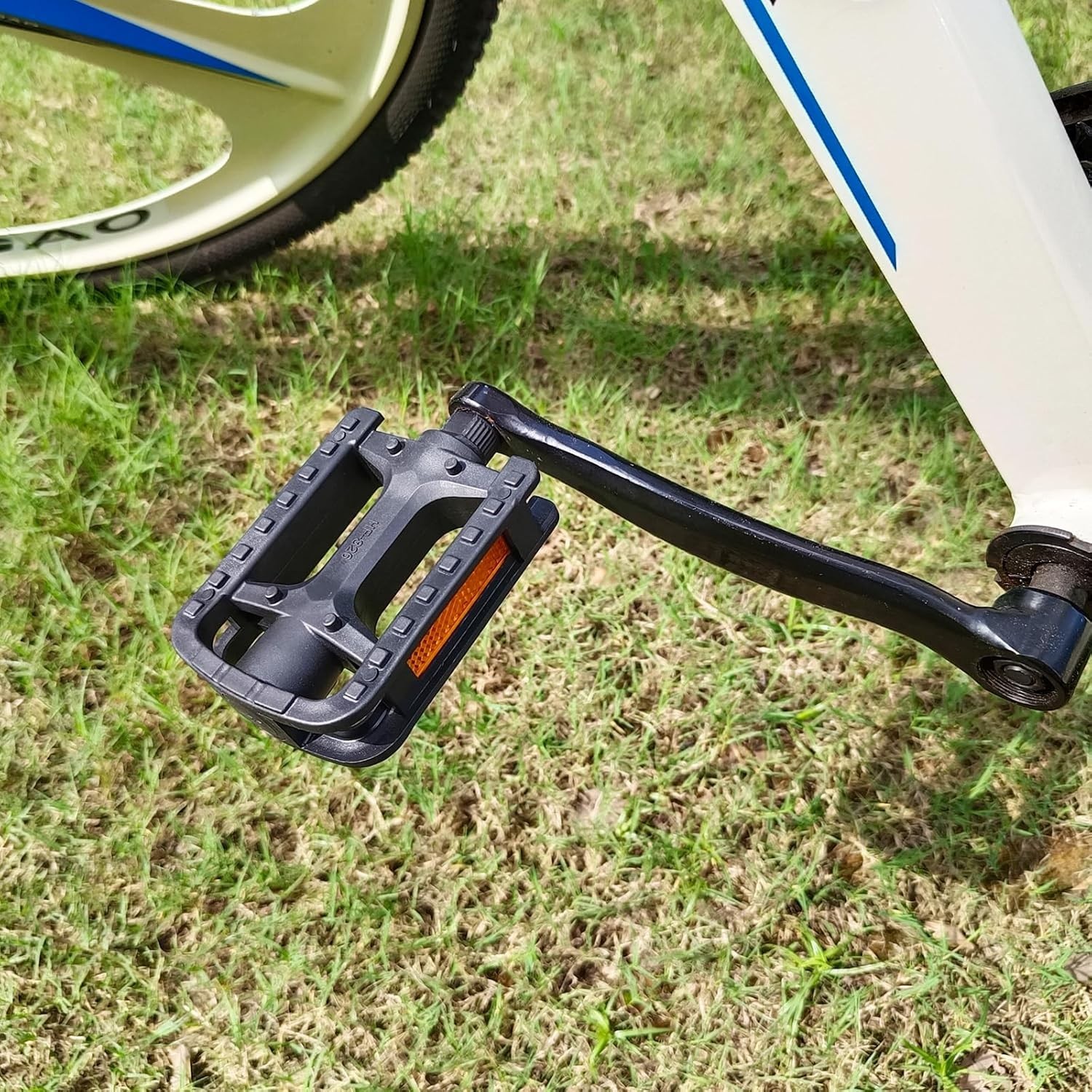 Bike Pedals, 9/16″ Non-Slip Bike Pedals with Reflectors, Bicycle Pedals for R…