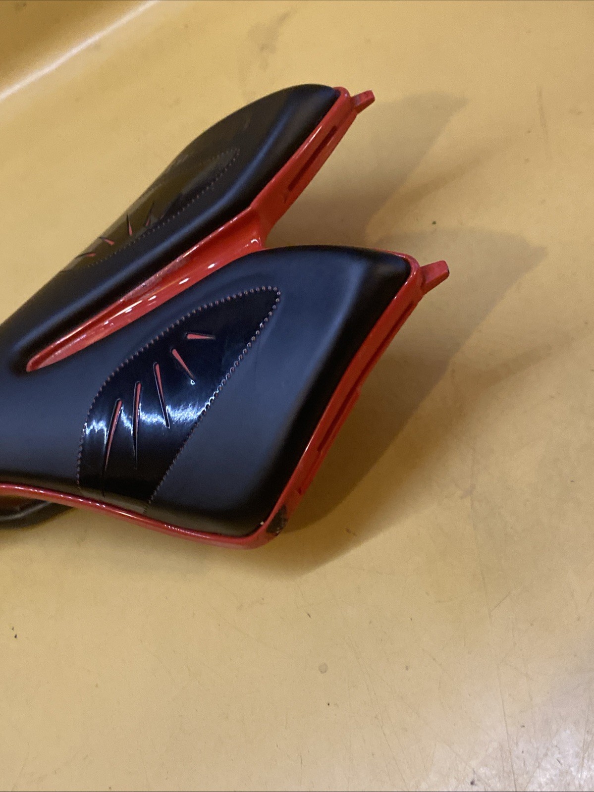 Black & Red UNION SPORT HARZ 265mm x 145mm Carbon Rail Saddle
