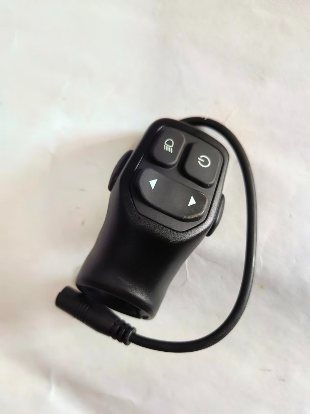 MTB E-bike Giant Liv Vall E+ Pro XTC Mid-Drive Control Switch power button