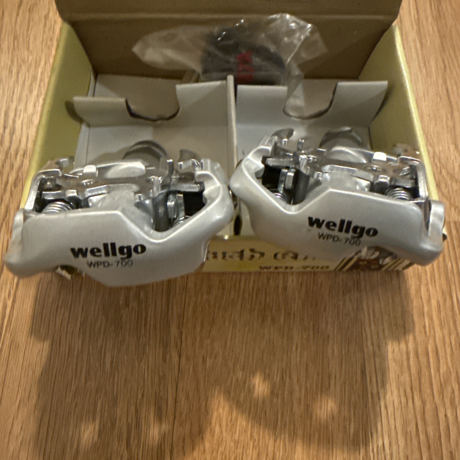 Wellgo WPD-700 Clipless Pedals Silver – NEW- NIB Vintage – NEW IN BOX