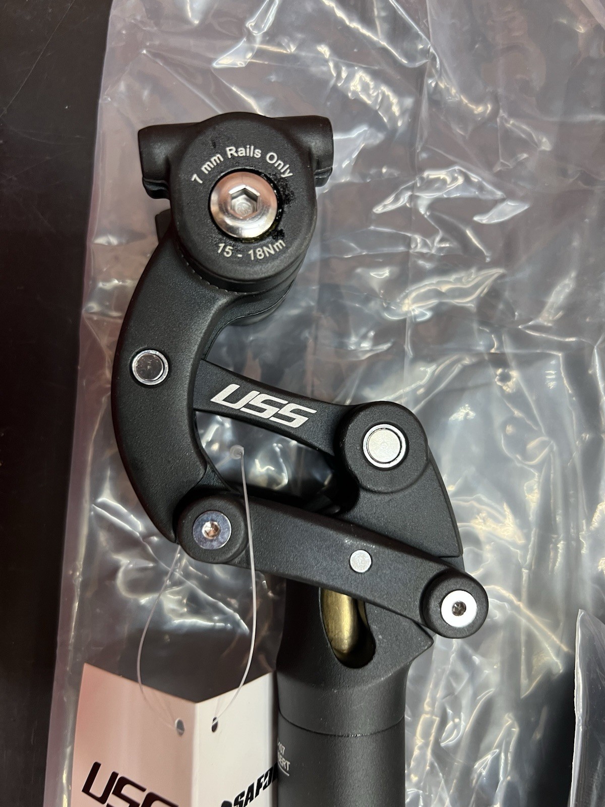SAFORT SP18 Suspension Seatpost 30.9 x 365mm Aluminum Alloy Black MTB Bike
