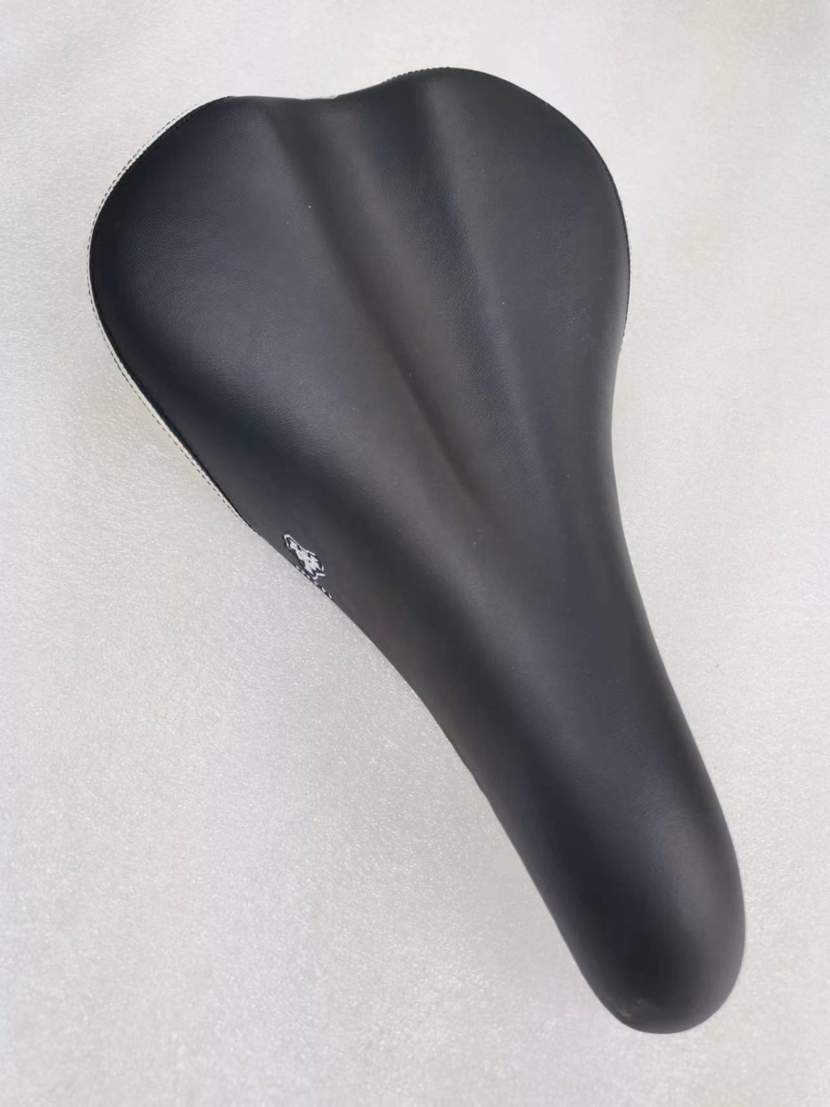 NEW OLD STOCK WTB SPEED V SADDLE SEAT WIDE 160MM BLACK WHITE MTB TOURING BIKE