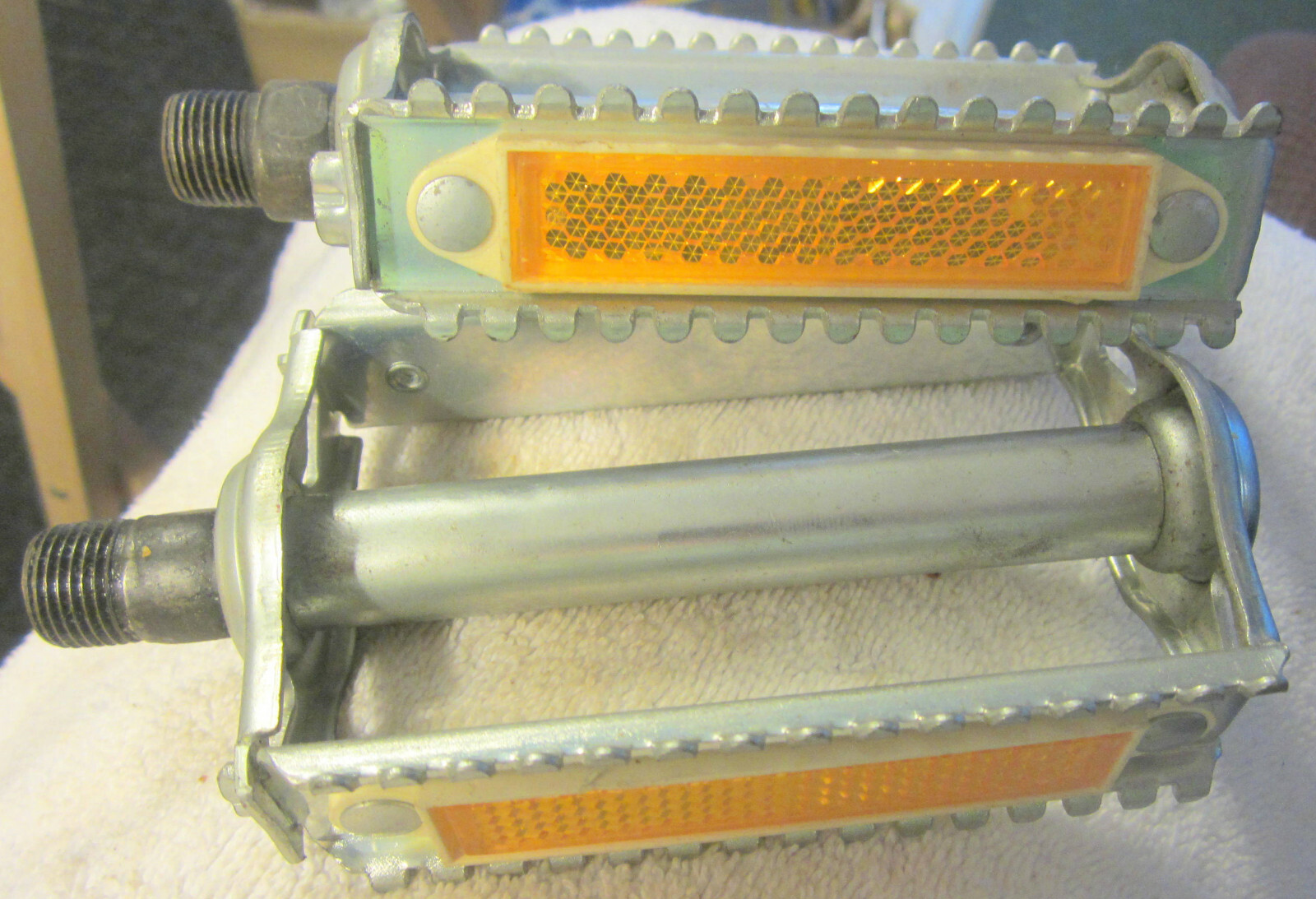 1 ad set, XL R-6 C-6 BICYCLE STEEL PLATFORM PEDALS W AMBER REFLECTORS ,Bike,