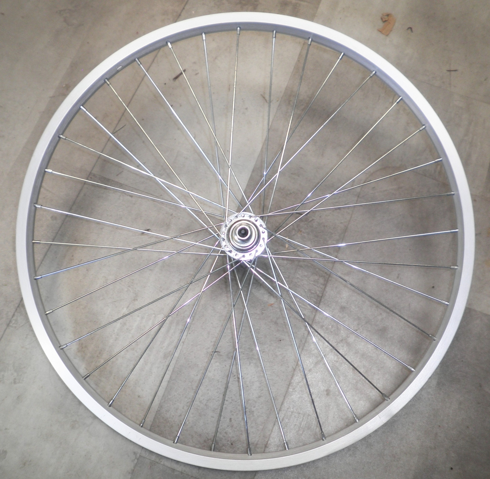 SILVER 24″ X 1.5/1.75 ALUMINUM REAR CRUISER BIKE RIM/HUB RWH38