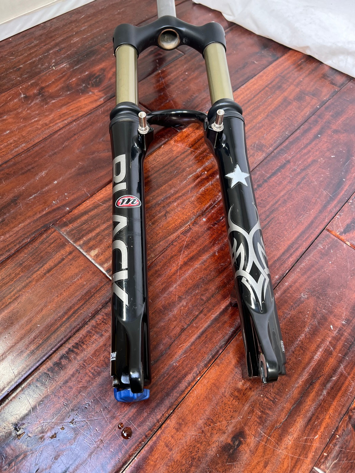 Vintage Manitou Black Fork 1-1/8” 100mm QR Disc/Rim 26″ leaking oil Retro MTB