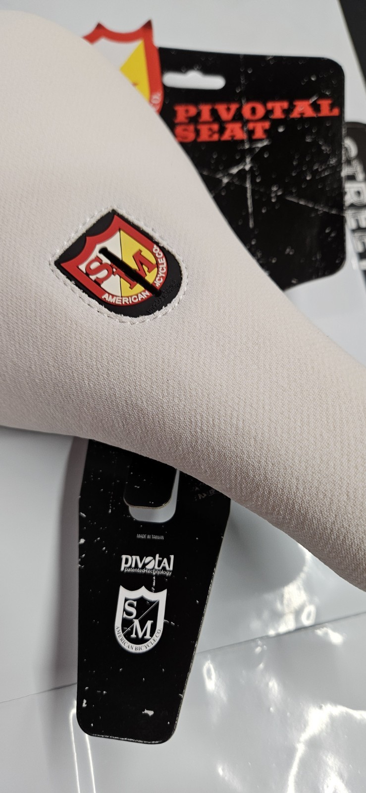 S&M BMX BIKE SEAT SLIM Pivotal HEMP WHITE FIT GT SE KINK DK FBM HARO 10oz. new