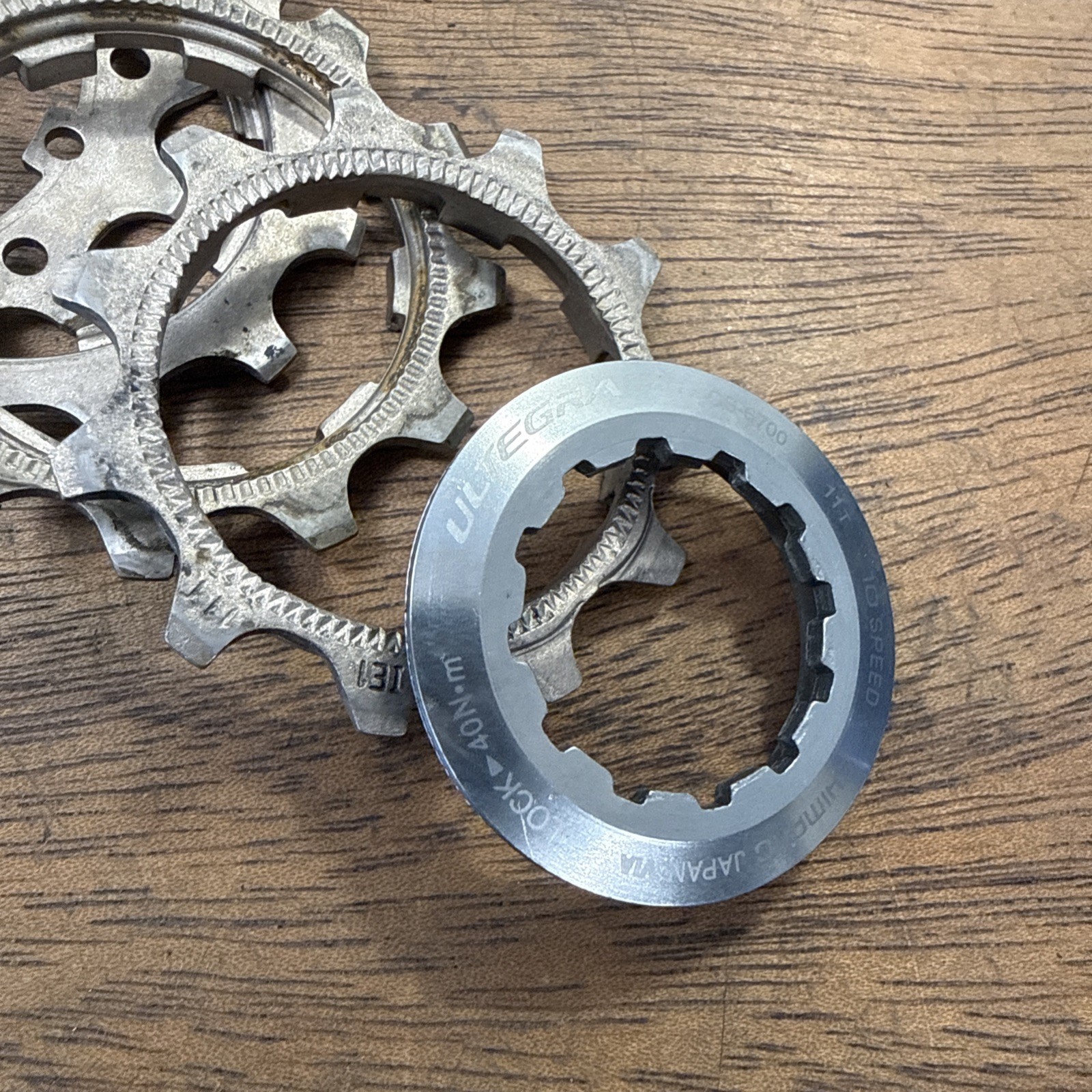 Shimano Ultegra CS-6700 10 Speed 11-28t Cassette w/ Chain