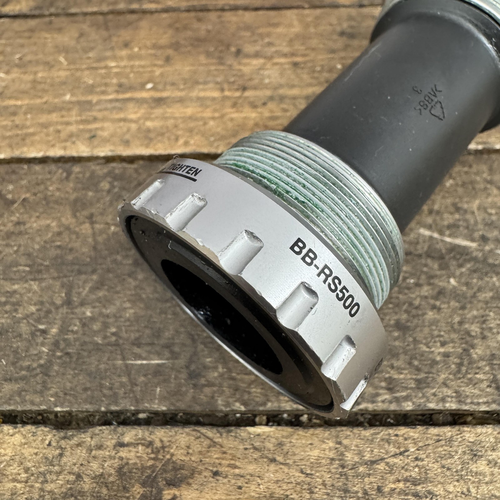 Shimano BB-RS500 Bottom Bracket English BSA 68mm Hollowtech II 24mm Road Silver