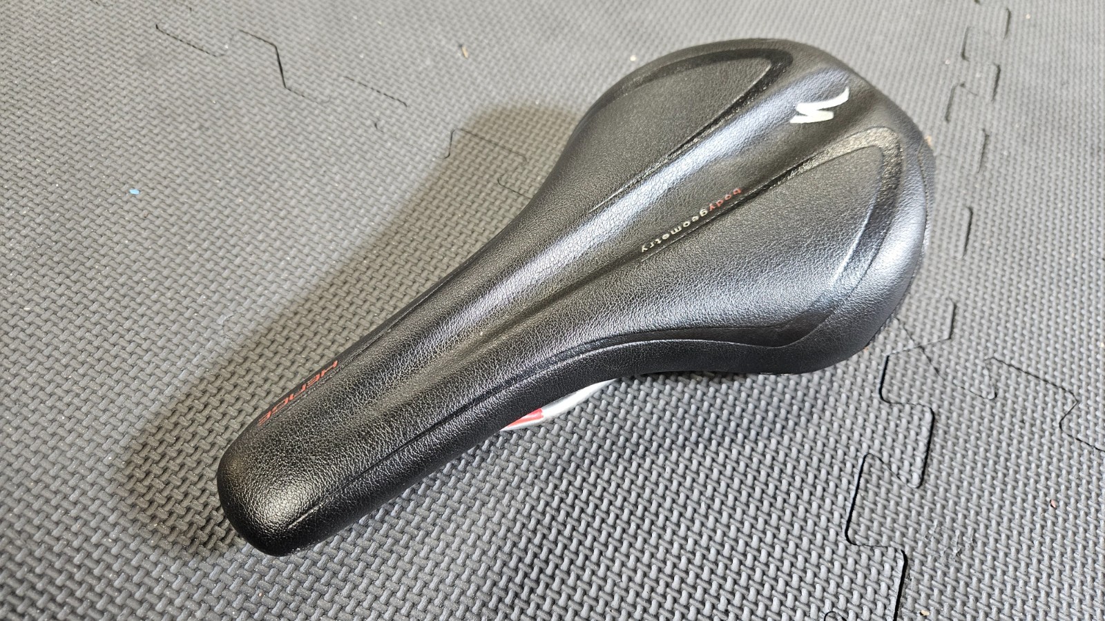 Specialized Henge MTB Saddle 143x270mm 290g Body Geometry Black