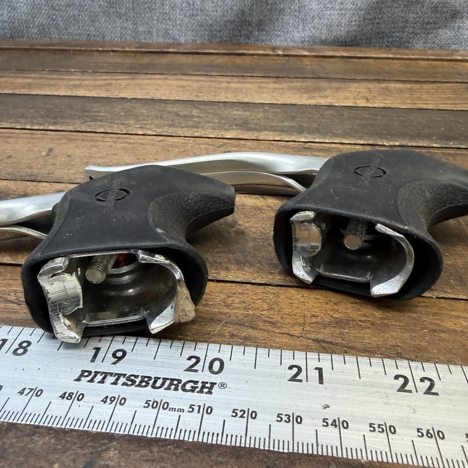 Vintage Dia-Compe Brake Levers Pair Non-Aero Hoods 4-Finger Drop Bar NO Clamps