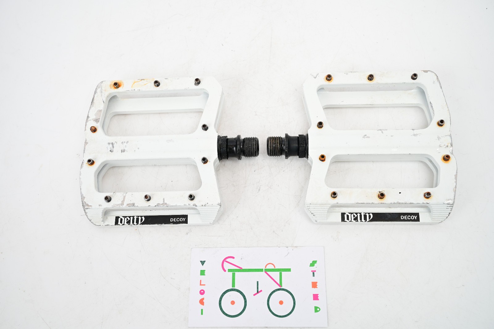 Deity Components ALLOY Flat Platform Pedals Decoy MTB Mountain Bike White 9/16″