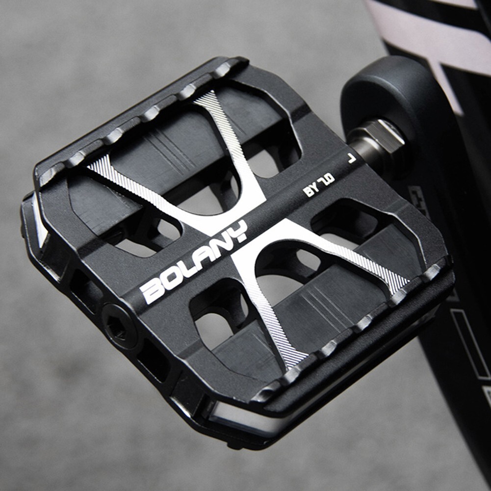 Bright And Eye Catching Type C Bearing Pedals For Night Cycling Useful
