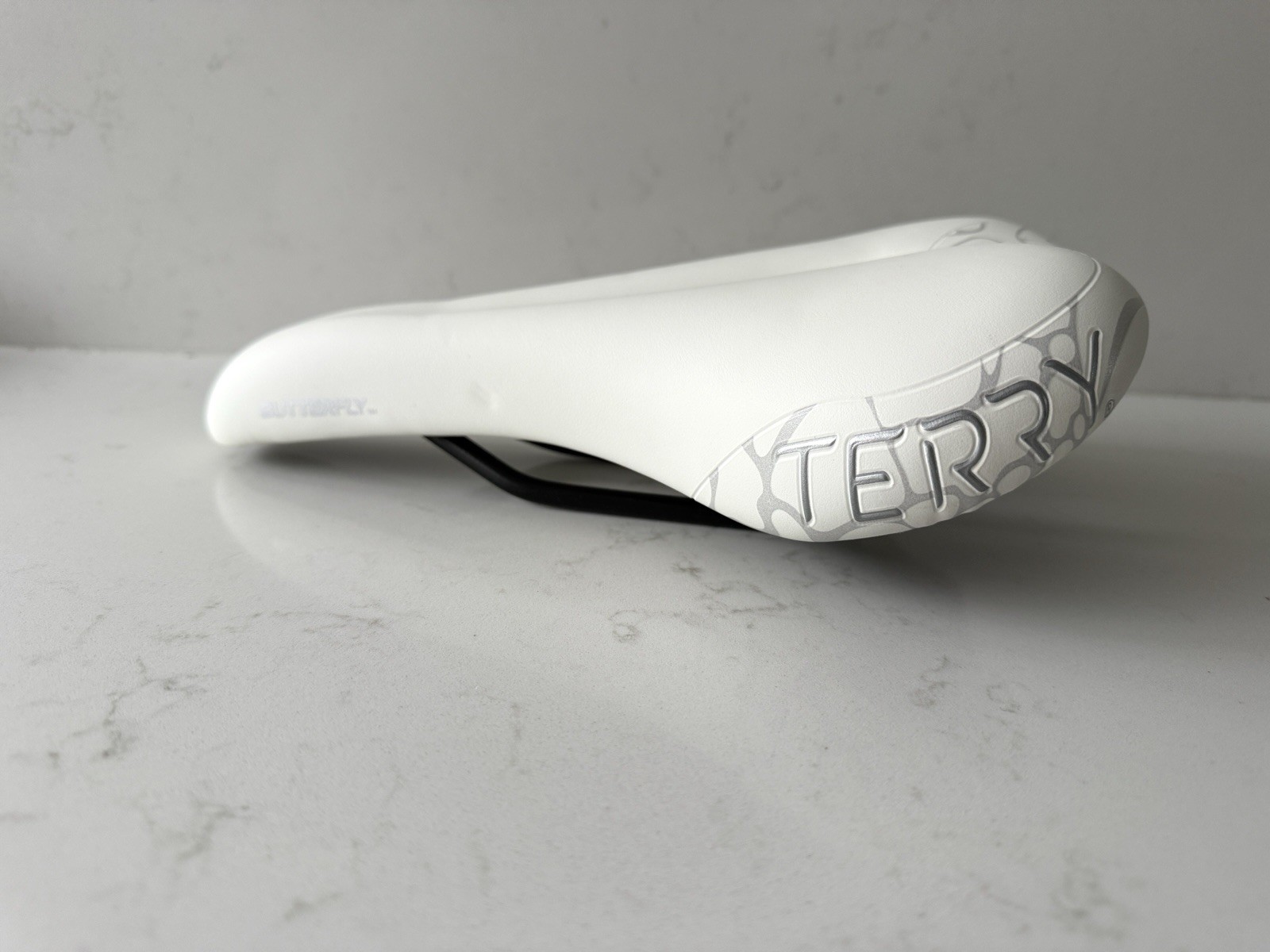 Terry Butterfly Women’s Bicycle Seat Ergonomic Cutout – FEC Alloy Rails – White