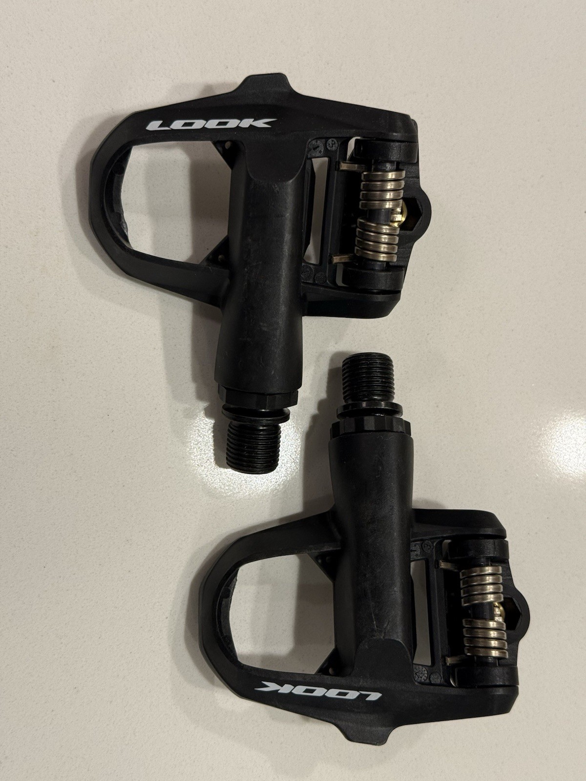 Look Keo 2 Max Black Road Bike Pedals With Keo Grip 4.5 And 9 Degree Cleats