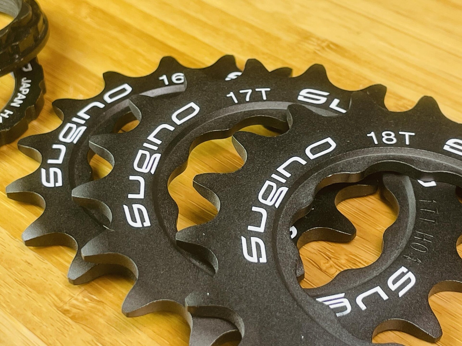 NOS Sugino Fixie Track Cog Set & Lockring 16t 17t 18t – Black Anodized