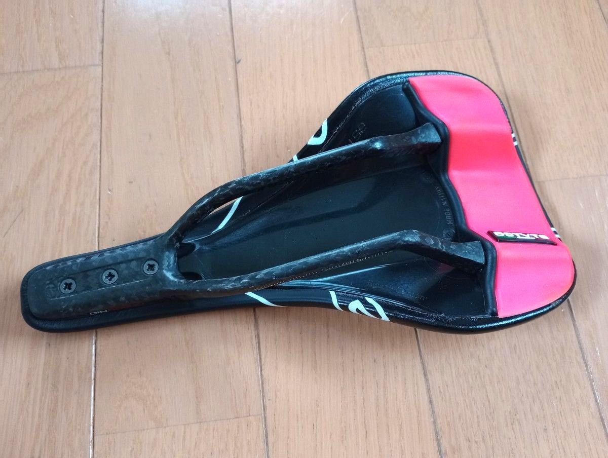 Astute ASTVTE RUSH Saddle Carbon Rail ASTUTE